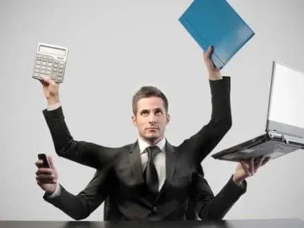 “Київміськбуд” шукає працівників у відділи продажу