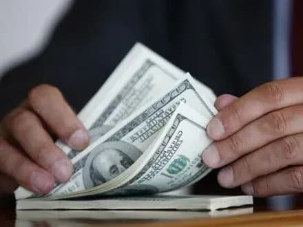 Суд у Харкові заарештував двох посадовців держпідприємства за хабар