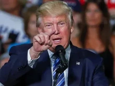 Д.Трамп звинуватив Б.Обаму у прослуховуванні і назвав його "поганим хлопцем"