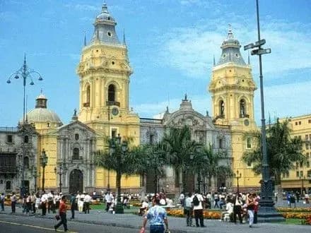 Розчленоване і спалене тіло журналіста знайшли всередині валізи в Перу