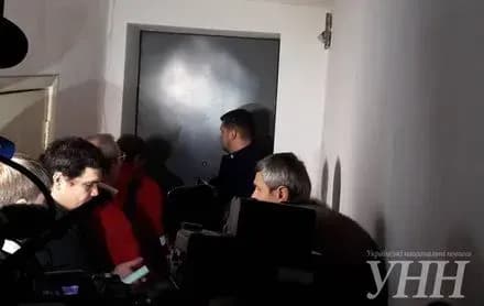 До Солом'янського райсуду приїхала "швидка"