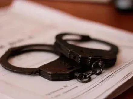 Помічника судді та адвоката у Львові затримали на хабарі