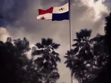 У Панамі 16 людей загинули при падінні автобуса в ущелину