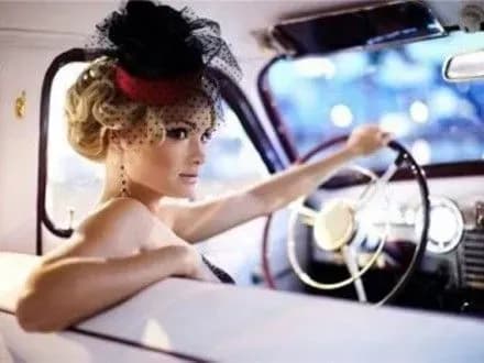 Женщины 8 марта устроят большое ралли на столичном Крещатике