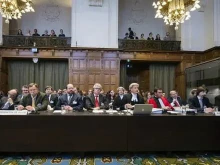 РФ почала виступ у Гаазі із заяви про "переворот" у Києві