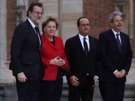 Низка лідерів ЄС обговорили відносини з В.Путіним і Д.Трампом