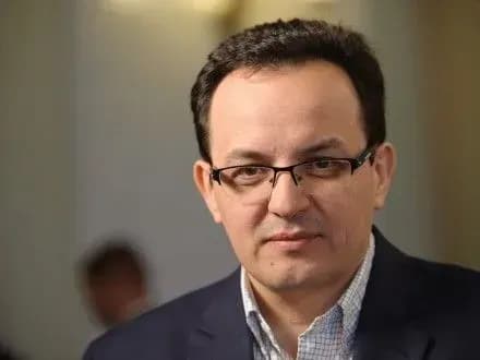 А.Парубій провів зустріч із представниками парламентських фракцій