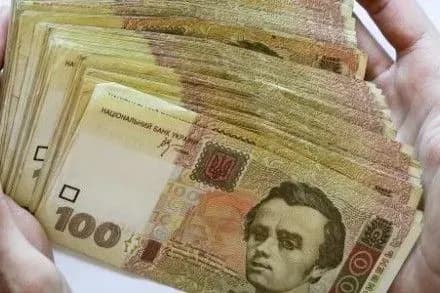 Бухгалтер учебного заведения присвоил более 600 тыс. гривен во Львове