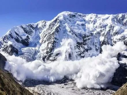 П'ять лавин зійшло в Карпатах