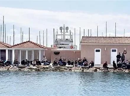 Біля берегів Туреччини затримали чотирьох українців, які переправляли мігрантів до Італії