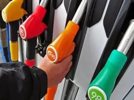 Ціни на стелах АЗС за вихідні не змінилися - моніторинг