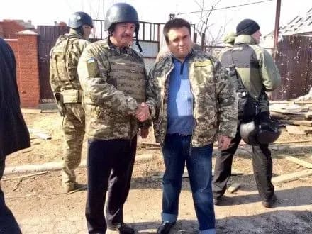 П.Клімкін і Ж.Ассельборн відвідали Широкине в зоні АТО