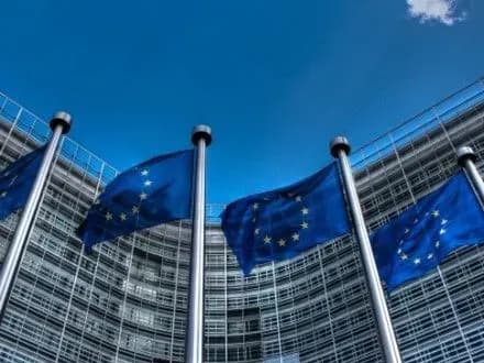 Еврокомиссия проведет консультации по обязательствам "Газпрома" на рынках Центральной и Восточной Европы