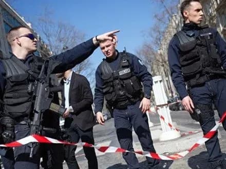 ЗМІ: на конверті, який вибухнув у паризькому офісі МВФ, були грецькі марки