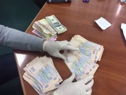 Должностных лиц черкасского леспридприятия уличили в крупной взятке