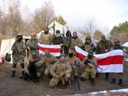 Мінінформ Білорусі виніс попередження ЗМІ через матеріал про громадян, які воюють в АТО