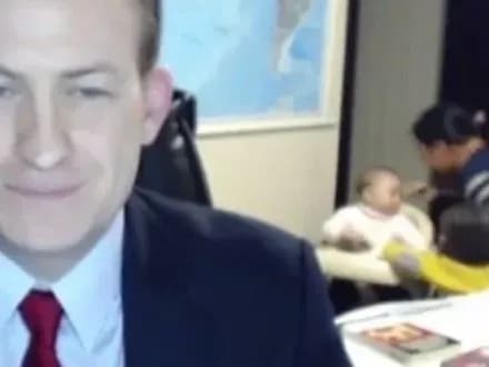 Відео, перерваного дітьми інтерв'ю в ефірі ВВС, стало трендом соцмереж