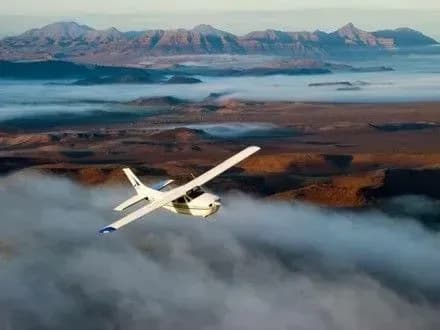 При зіткненні двох легких літаків загинула людина у Канаді