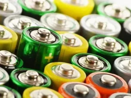 Кияни вимагають створити пункти прийому небезпечних відходів