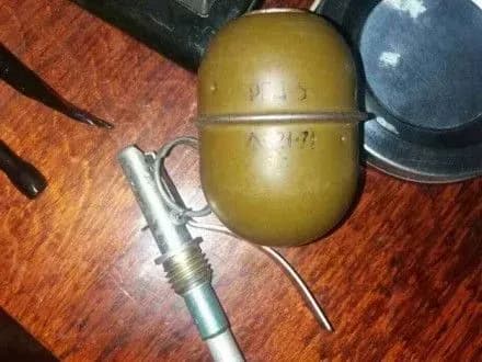 В підвалі багатоповерхівки Львова правоохоронці виявили зброю