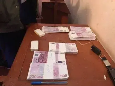 Голову сільради, якого піймали на хабарі у 250 тис. євро, арештували на 2 місяці