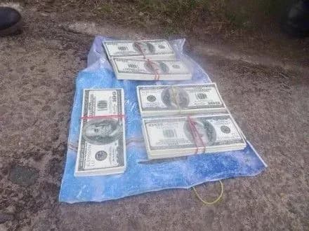 На Черкащині викрито злочинну групу, яка збувала фальшиву валюту