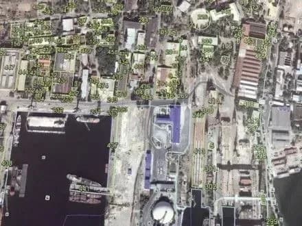 Разом з активами В.Новинського заарештували також будівлі О.Вадатурського