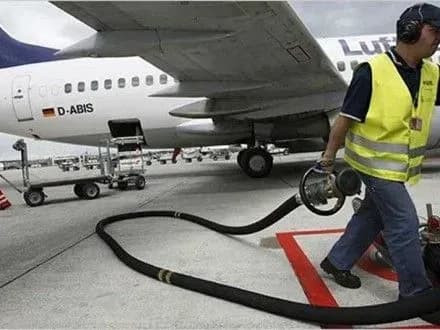 Найбільшим імпортером італійського авіапалива в Україну стала компанія групи WOG