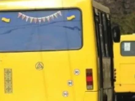 З маршрутки у Львові випала вагітна жінка