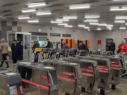 Сьогодні вестибюль № 1 станції метро "Лівобережна" закривається на ремонт