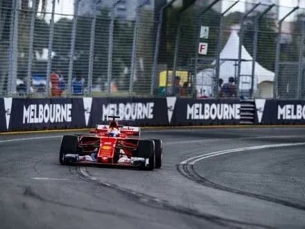 С.Феттель став переможцем першої гонки сезону у Формулі-1