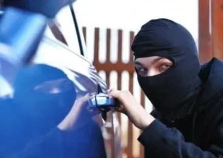 Крадіжка перетворилася на переслідування зі стріляниною в Одесі