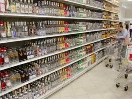 В Україні акцизи на горілчані вироби витісняють з ринку легальних виробників — експерт