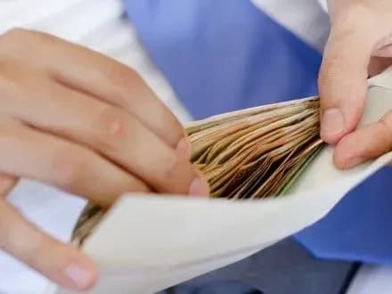 Реальна зарплата в лютому збільшилася на 2,3%