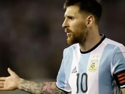 ФИФА дисквалифицировала Л.Месси за оскорбление арбитра