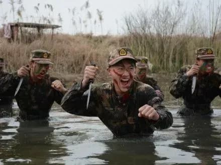 Масштабні військові навчання пройшли у Китаї