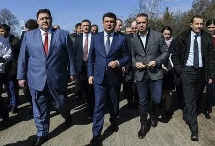 Премьер выступил за модернизацию системы электронного декларирования