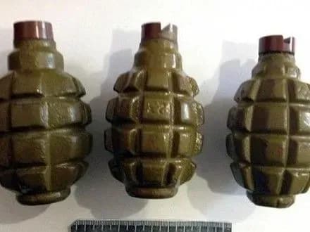 Мужчина в Донецкой области пытался сесть в автобус с тремя боевыми гранатами