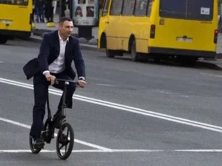 В.Кличко задекларував білий рояль та 588 тис. грн витрат за розміщення статті у лондонському журналі