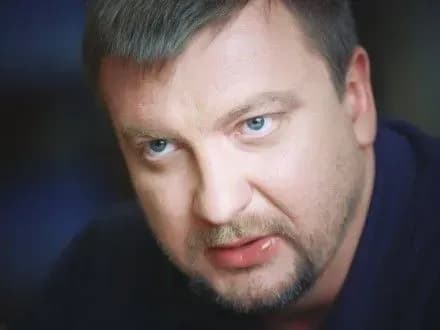 Міністр юстиції задекларував колекцію гравюр, два годинники та готівку