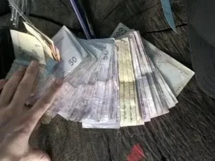 Злочинці вкрали понад півмільйона гривень у пенсіонера на Закарпатті