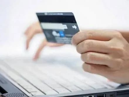 В.Путін заборонив грошові перекази з Росії в Україну через іноземні системи