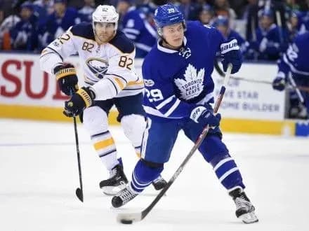 ХК "Торонто" продовжив переможну серію в НХЛ