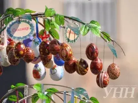 Тисячі писанок прикрасили центральну площу Ужгорода