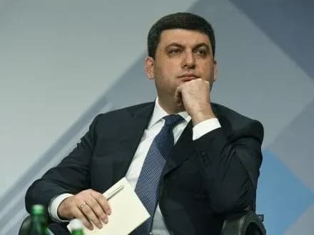 В.Гройсман вірить, що Ю.Луценку вдасться повернути виведені "режимом Януковича" кошти