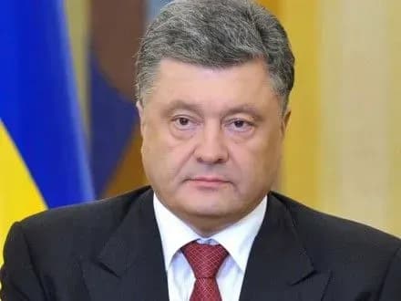 П.Порошенко призначив довічні стипендії пожежникам, які гасили ЧАЕС