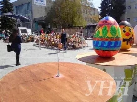 У Житомирі з виставки викрали великодню писанку