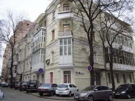 Сьогодні рух транспорту на вул. Малопідвальній в Києві буде закрито