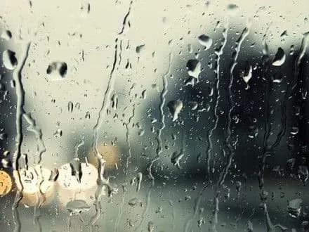 Сьогодні в Україні очікуються складні погодні умови