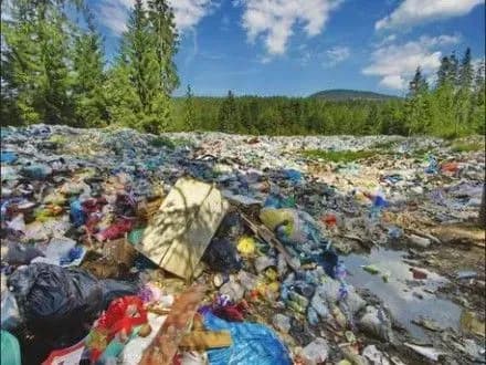 Мінприроди звинуватили у видачі ліцензій фіктивним утилізаторам небезпечних відходів